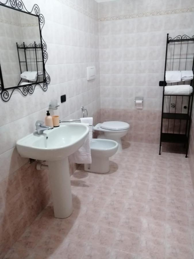S.G. House Apartment กัสเตลนูโอโว เดล การ์ดา ภายนอก รูปภาพ